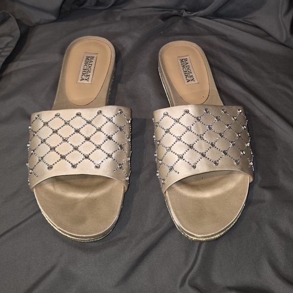 Badgley Mischka Cream Sandals - Picture 1 of 2